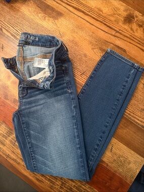 American Eagle Outfitters Women’s Skinny Jeans - Medium Blue Wash